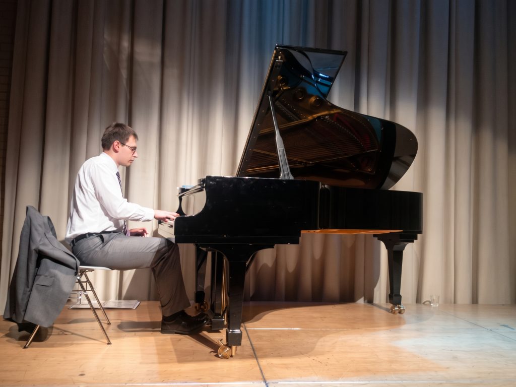 Jozef – London Based Classical & Jazz Pianist